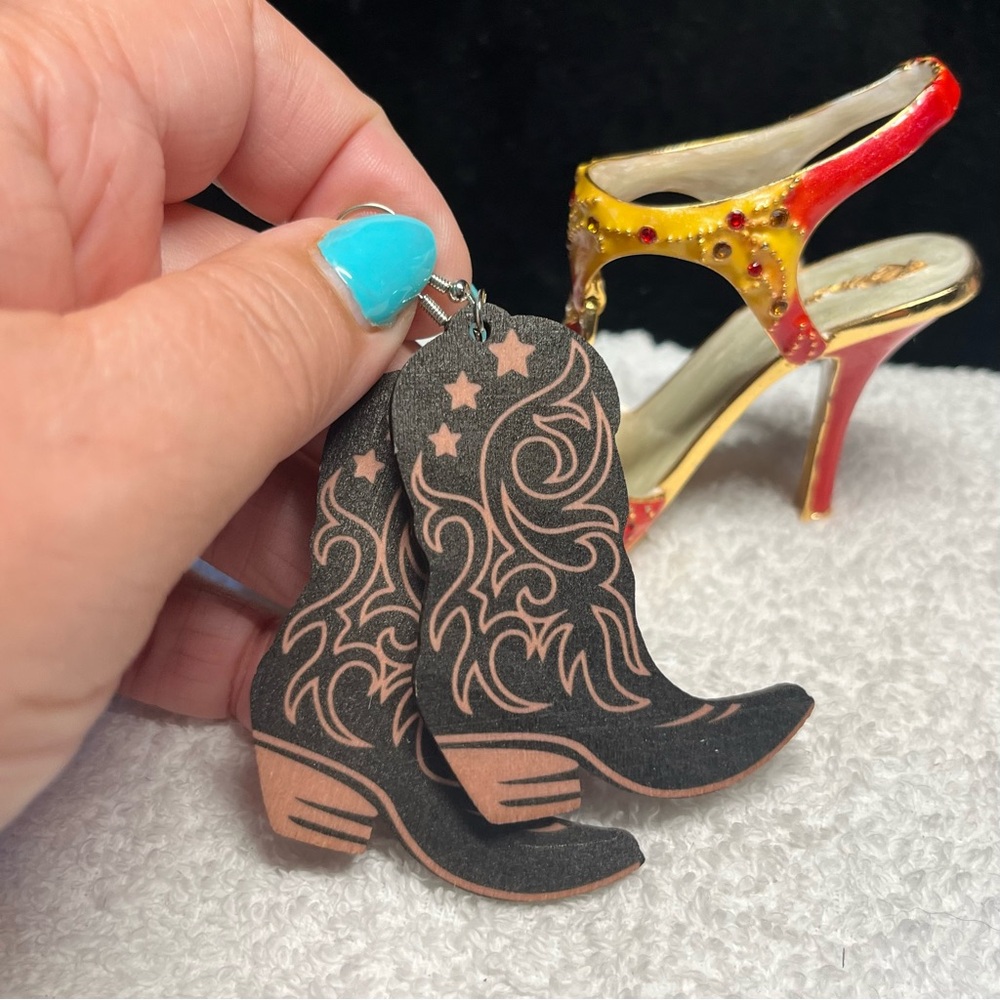 2/20 Dark Wood cowgirl BOOTS earring , NEW